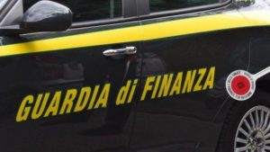 auto guardia di finanza